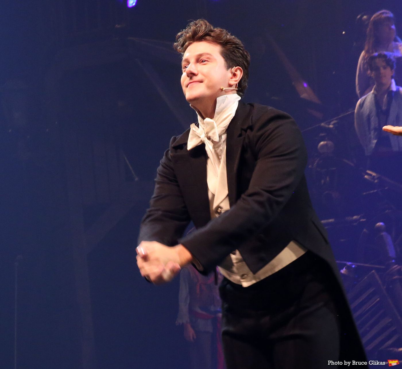 Photos: Patti LuPone, Aaron Tveit, and More Join LES MISERABLES: THE ARENA CONCERT SPECTACULAR For Encore Performance Image