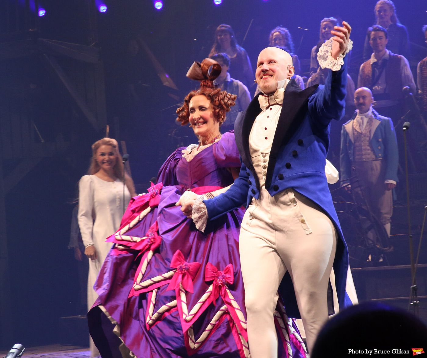 Photos: Patti LuPone, Aaron Tveit, and More Join LES MISERABLES: THE ARENA CONCERT SPECTACULAR For Encore Performance Image