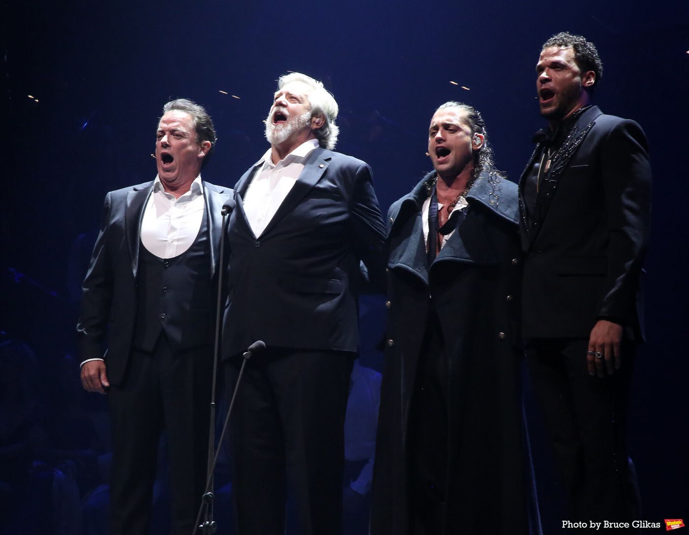 Photos: Patti LuPone, Aaron Tveit, and More Join LES MISERABLES: THE ARENA CONCERT SPECTACULAR For Encore Performance Image