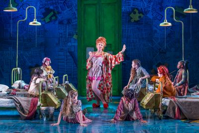 Claire Sweeney and cast Photo