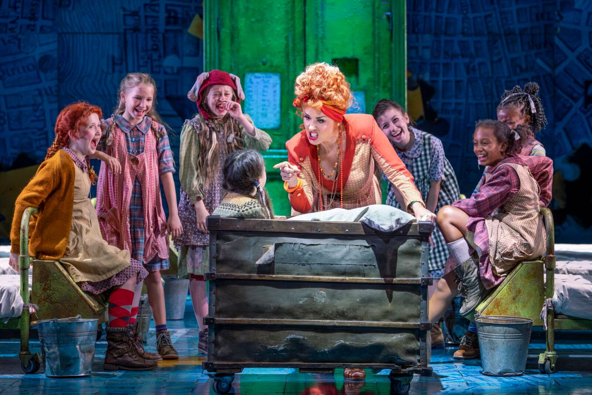 Claire Sweeney and cast at Photos: Claire Sweeney as Miss Hannigan in ANNIE UK and Ireland Tour