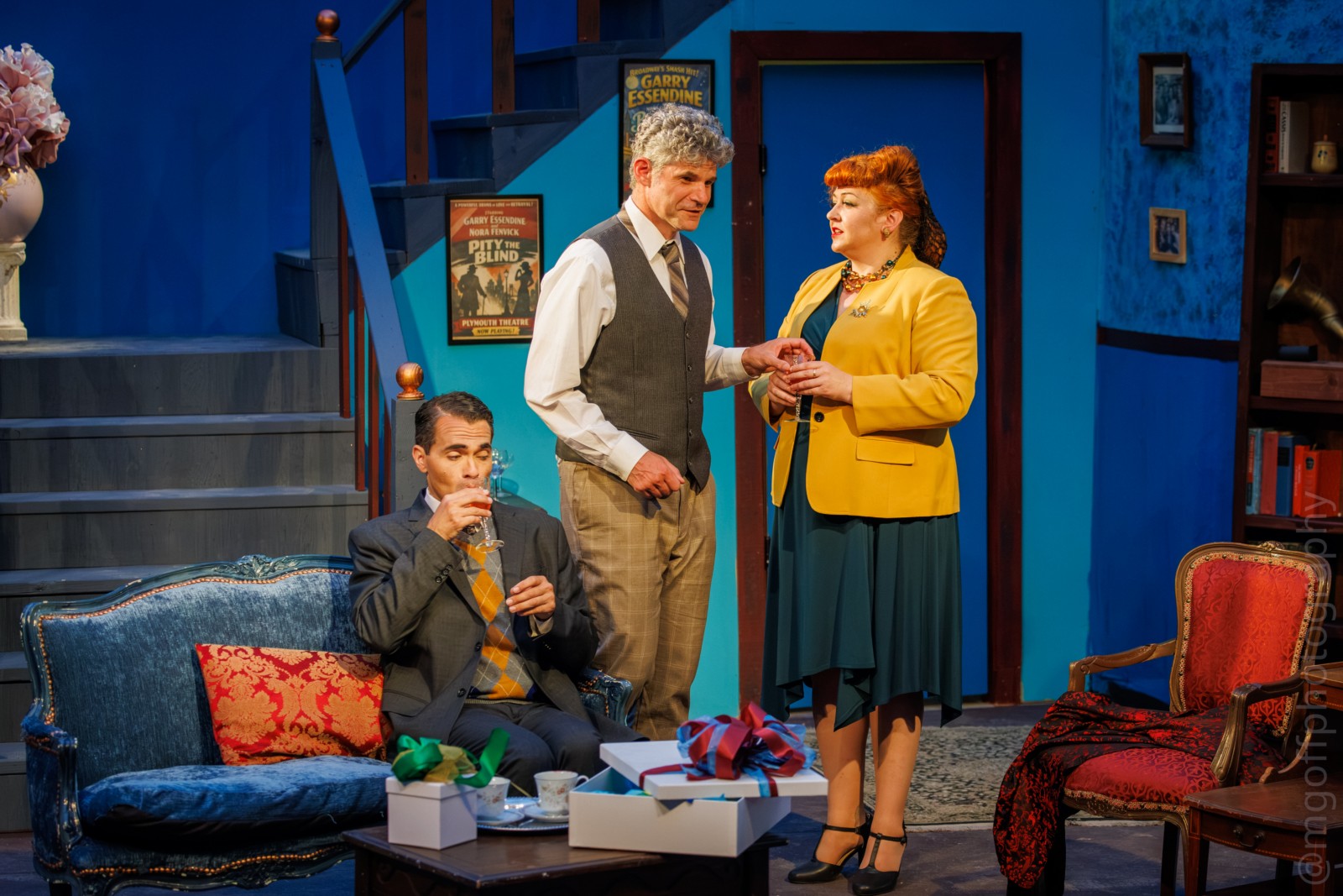 Photos: PRESENT LAUGHTER at Orinda Starlight Village Players — photo 5 of 8