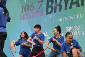 Laura Marano, Kevin McHalem Leana Rae Concepcion and Jasmine Amy Rogers @ BroadwayWorld Laura Marano, Kevin McHalem Leana Rae Concepcion and Jasmine Amy Rogers Photo