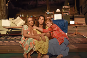 Amber Luallen, Lauren Saffa, Willow Geer  Photo by Ian Flanders Photo