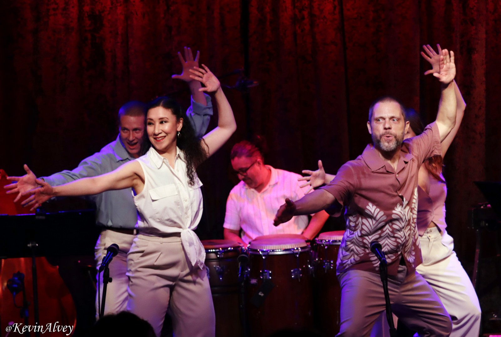 Photos: Max Pollak Brings Birdland To Its Feet — photo 7 of 38