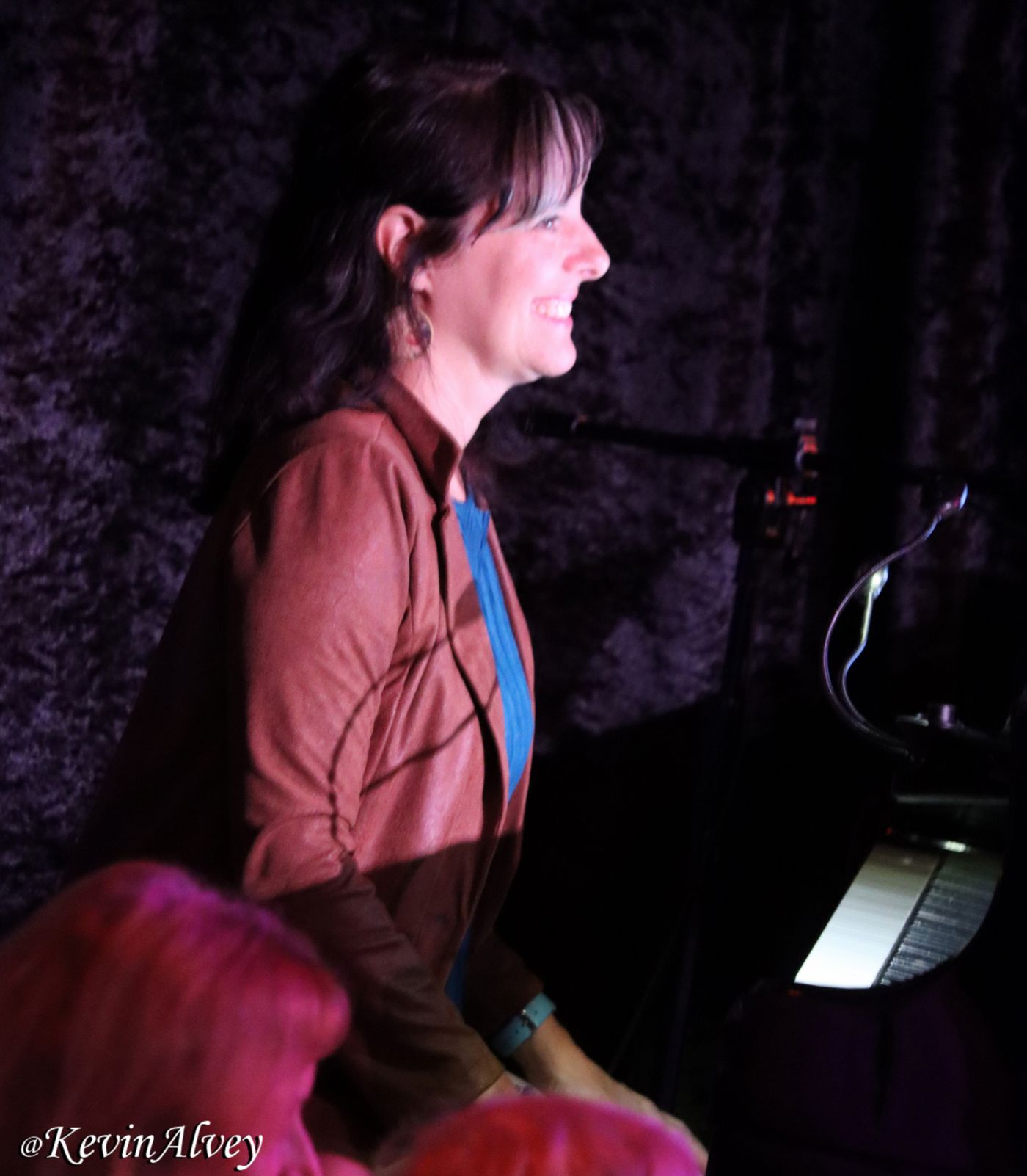 Photos: Max Pollak Brings Birdland To Its Feet Image
