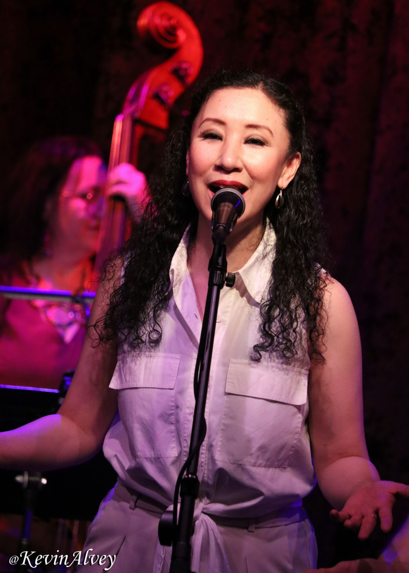 Photos: Max Pollak Brings Birdland To Its Feet Image