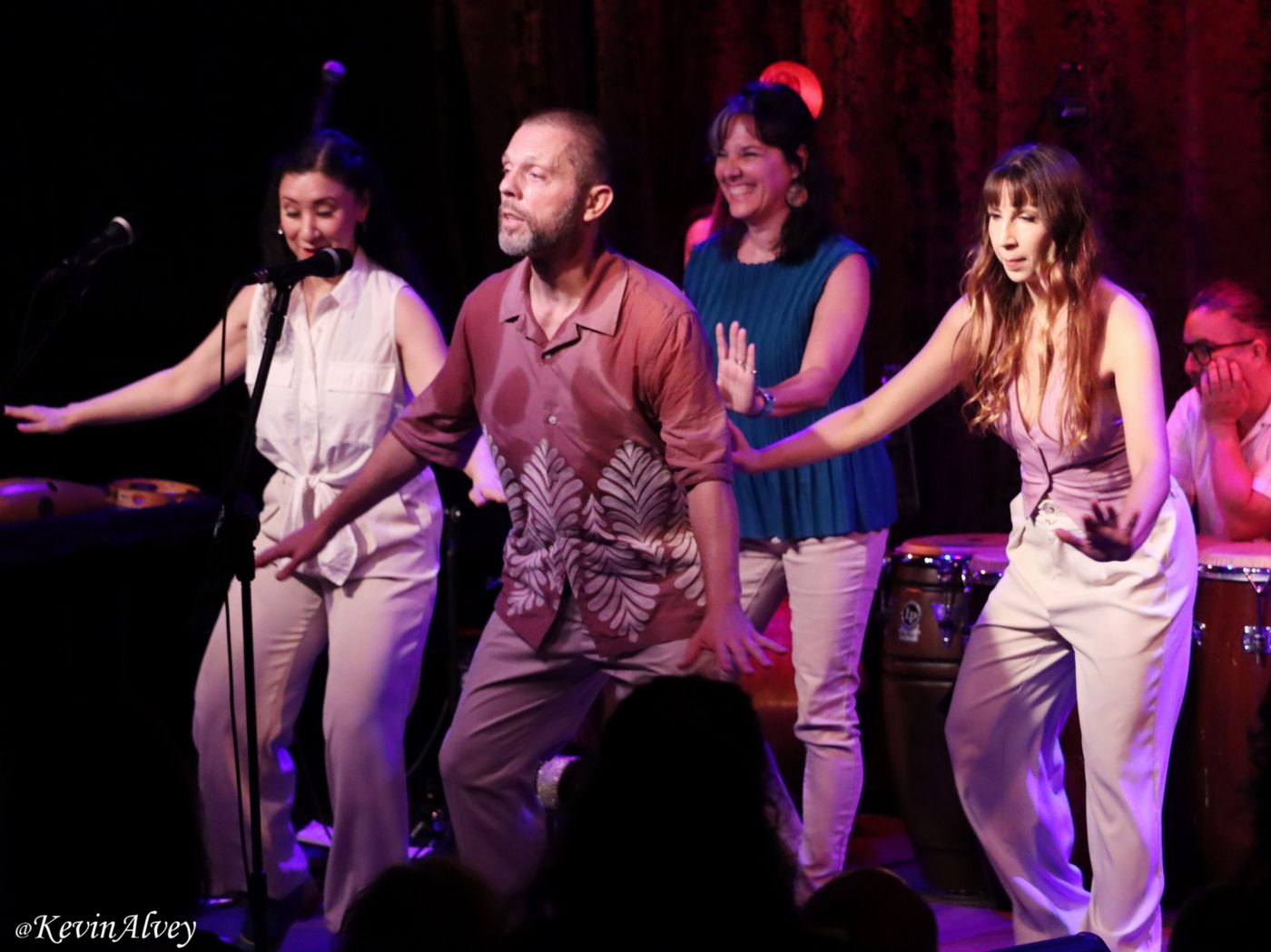 Photos: Max Pollak Brings Birdland To Its Feet Image