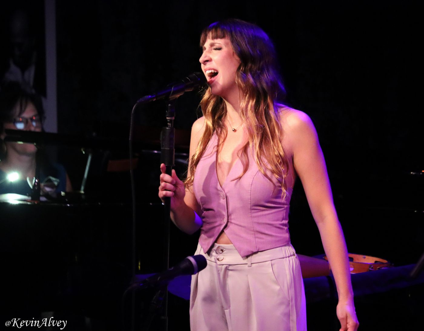 Photos: Max Pollak Brings Birdland To Its Feet Image