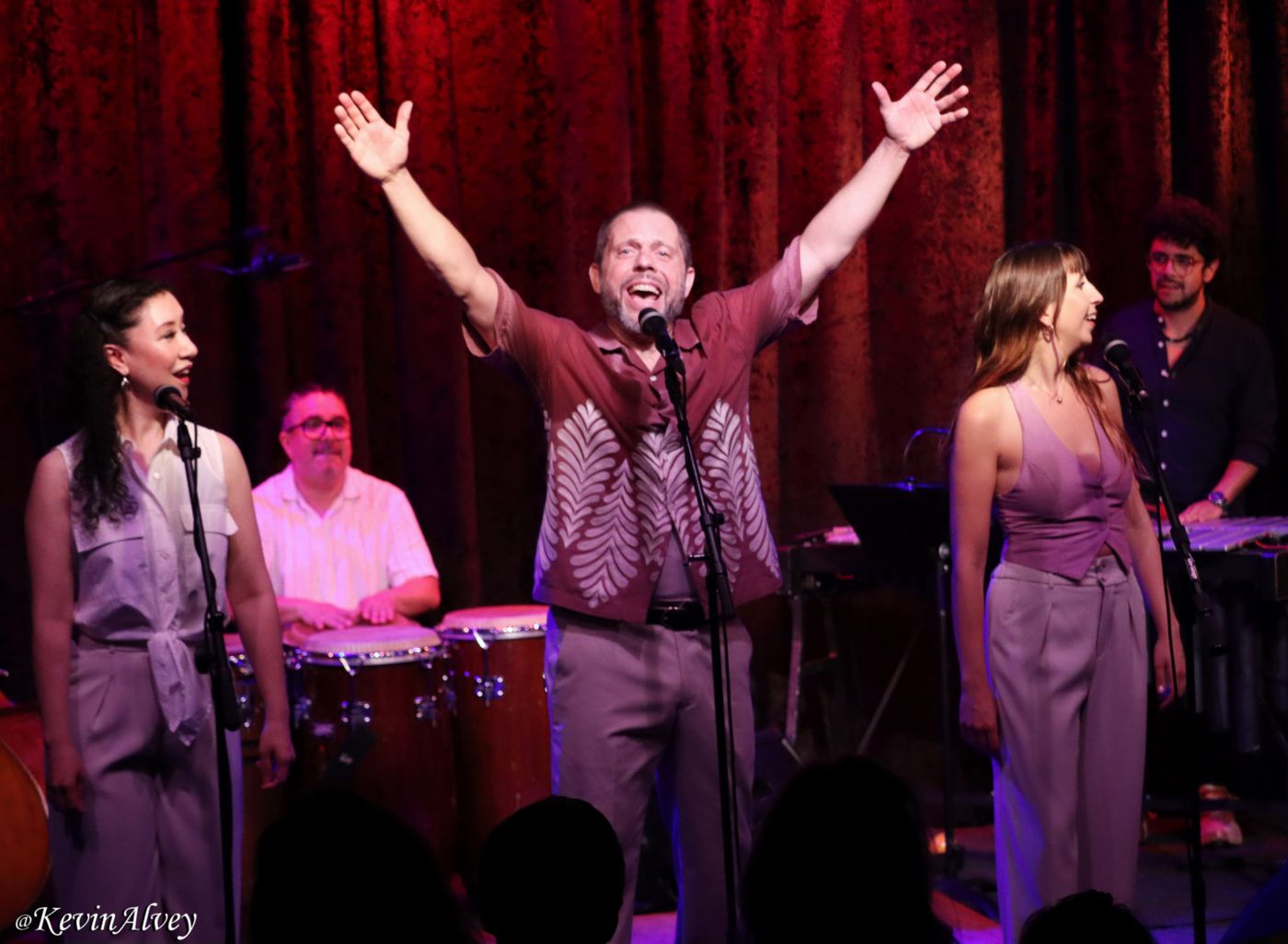 Photos: Max Pollak Brings Birdland To Its Feet Image