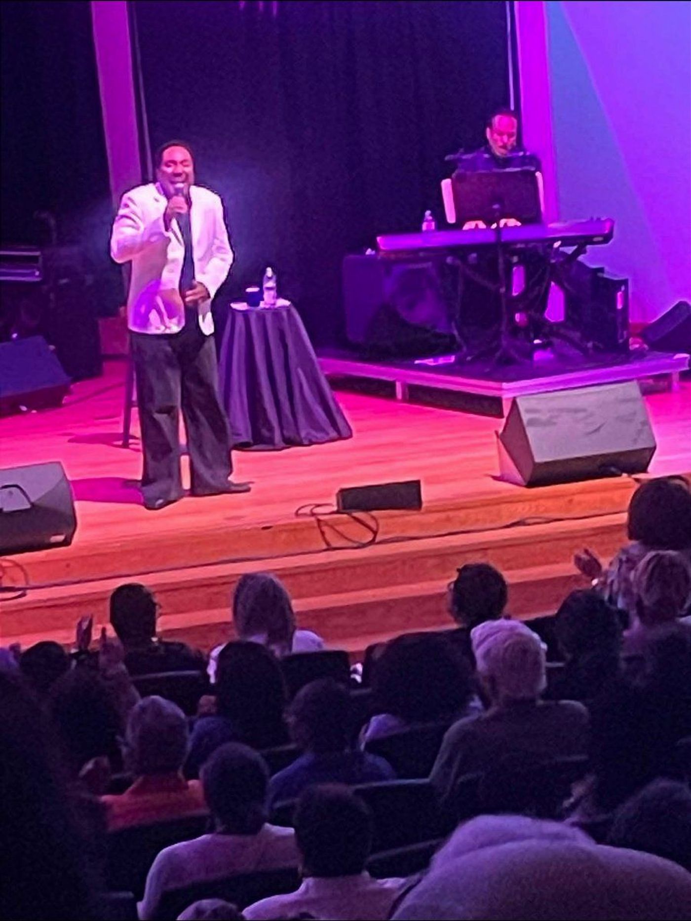 Review: TERRY STEELE SINGS LUTHER VANDROSS... Image