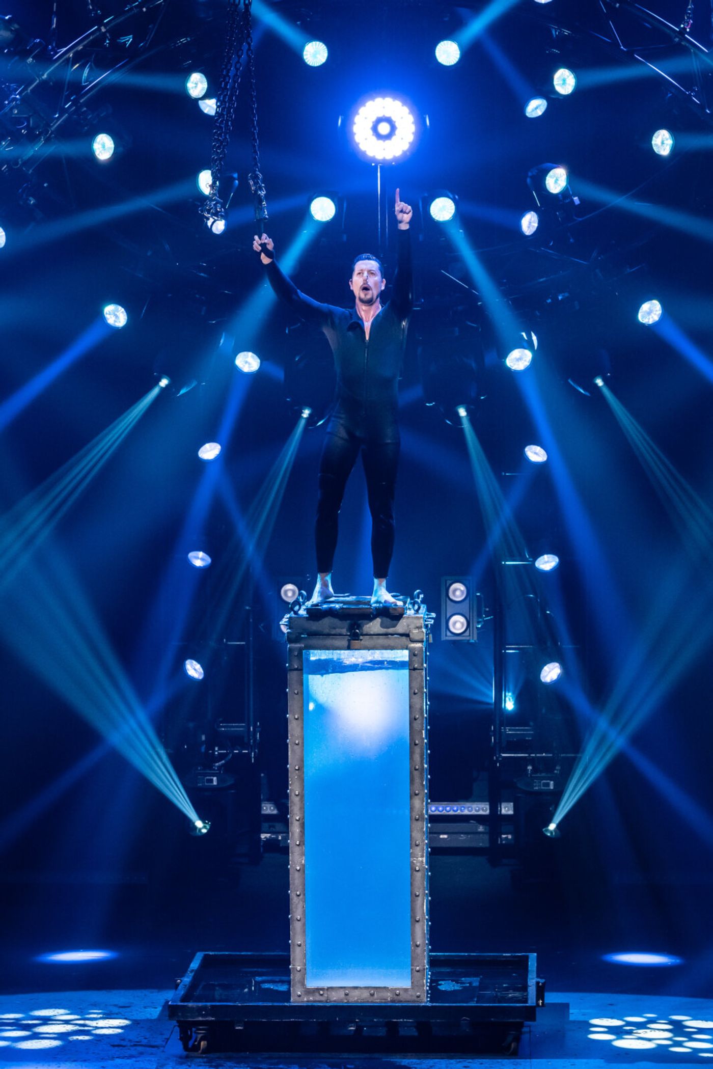 Photos: First Look NOW YOU SEE ME LIVE At The London Coliseum Image