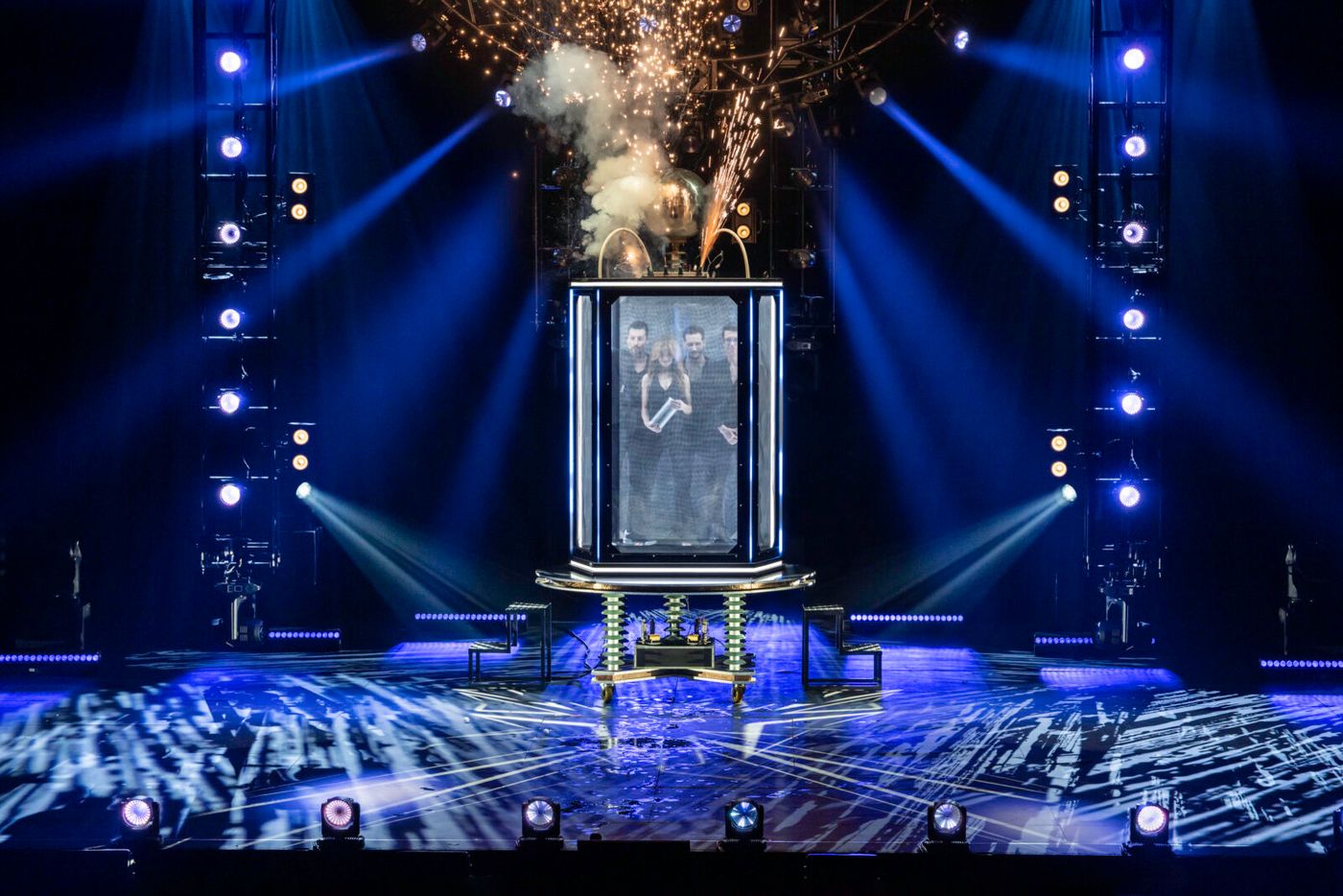 Photos: First Look NOW YOU SEE ME LIVE At The London Coliseum Image