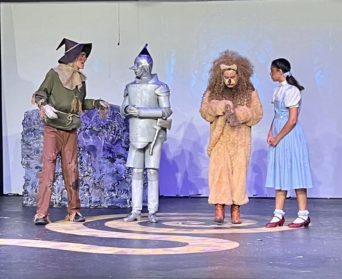 Review: THE WIZARD OF OZ at Batesville Community Thatre Image