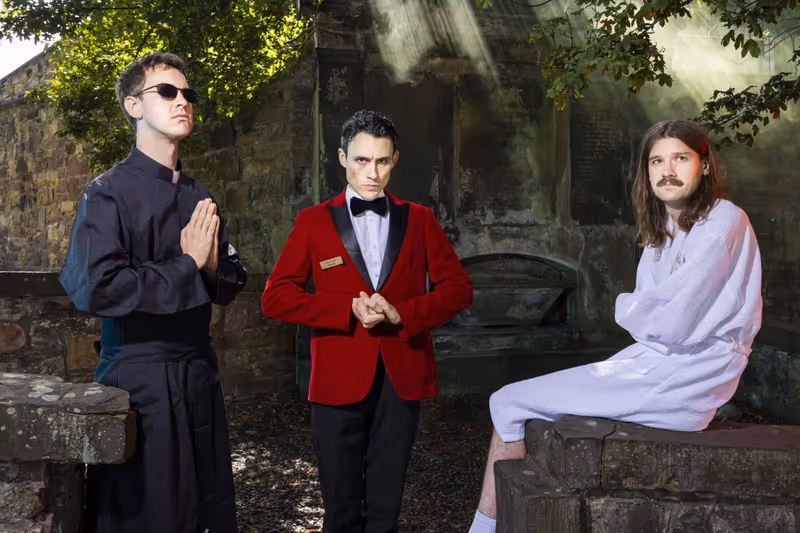 Crybabies Celebrate Premiere Of New Fringe Show With Spooky Photoshoot Image