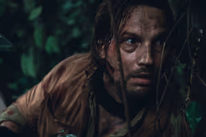 Logan Marshall-Green en una escena de Boiúna: La leyenda del Amazonas