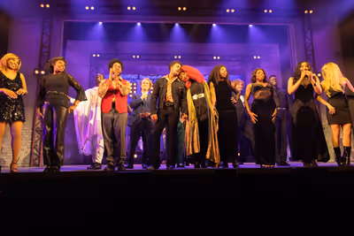 Alexandra Burke and cast Photo