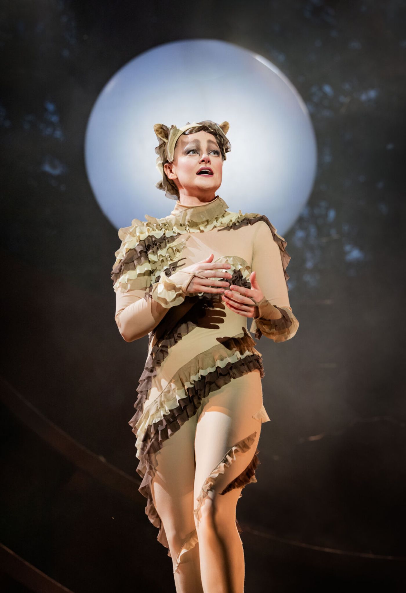 Photos: Rachael Wooding, Melanie La Barrie, and More in CATS at Regent's Park Open Air Theatre Image