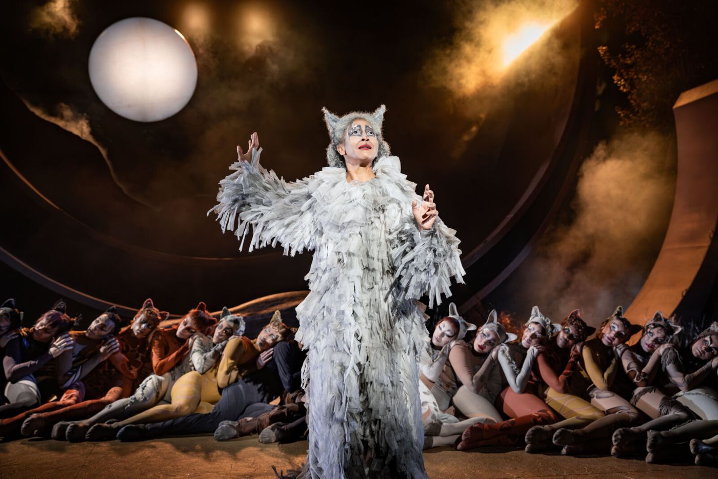Photos: Rachael Wooding, Melanie La Barrie, and More in CATS at Regent's Park Open Air Theatre Image