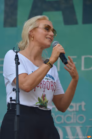 Betsy Wolfe @ BroadwayWorld Betsy Wolfe Photo