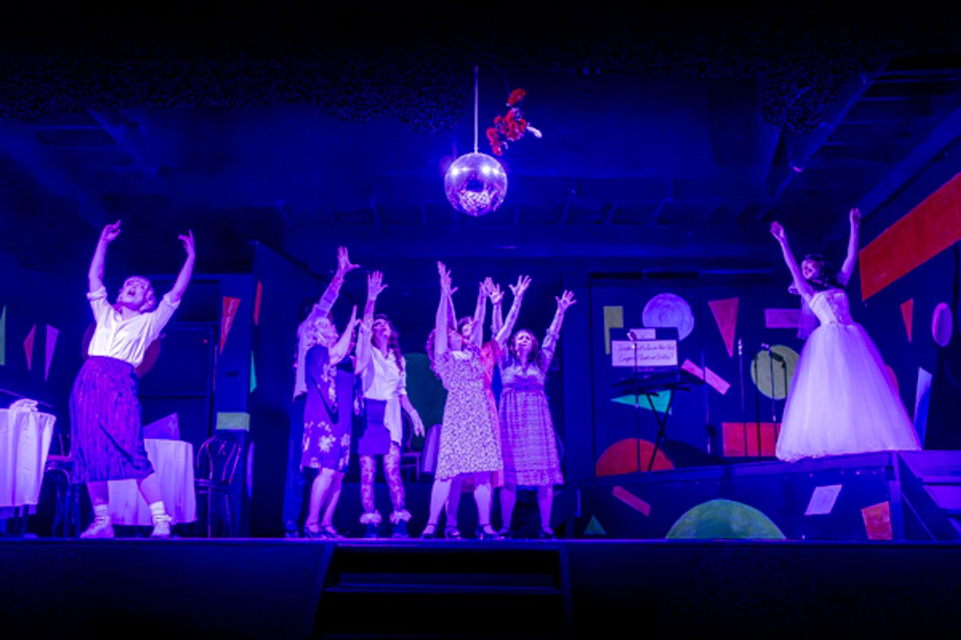 Photos: First look at Little Theatre Off Broadway’s The Wedding Singer Image