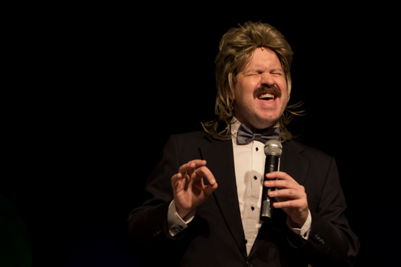 Photos: First look at Little Theatre Off Broadway’s The Wedding Singer Image