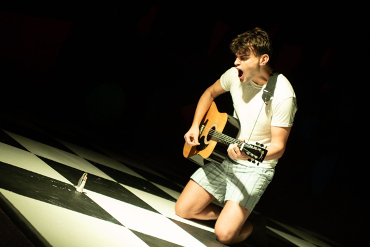 Photos: First look at Little Theatre Off Broadway’s The Wedding Singer Image