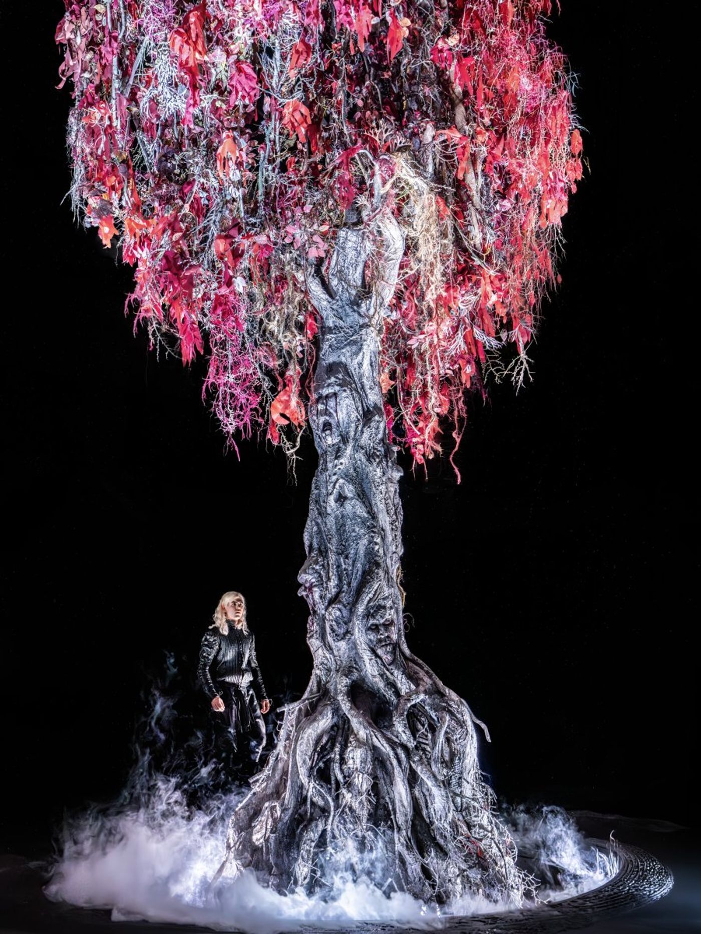 Review: GAME OF THRONES: THE MAD KING, Royal Shakespeare Theatre Image