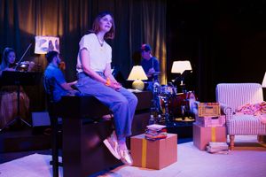 Lindsey Kraft @ BroadwayWorld Lindsey Kraft Photo