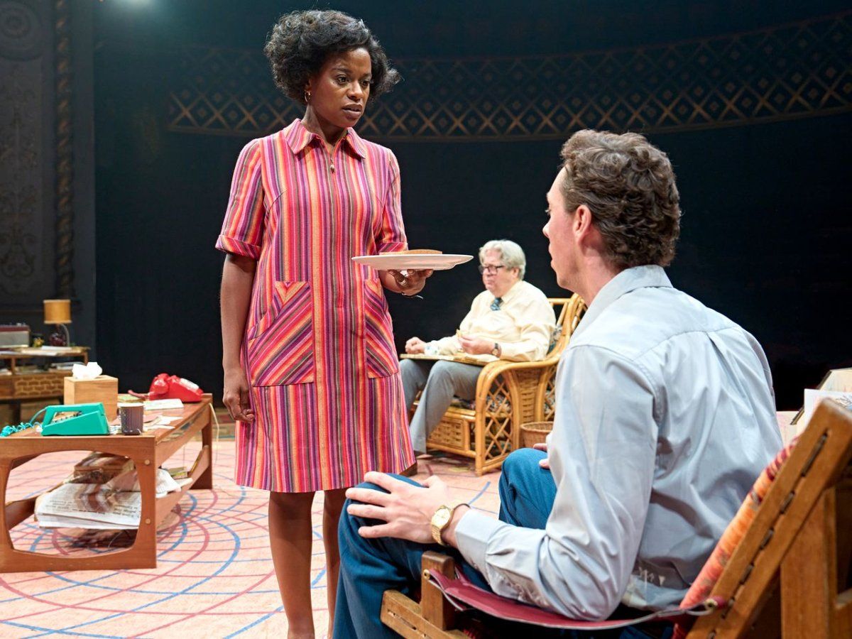Review: HOW THE OTHER HALF LOVES, Starring Roger Allam, The Old Vic Image