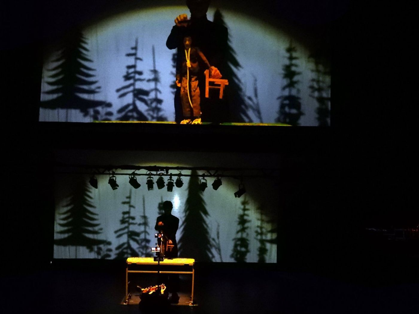 Crítica: DJANGO CON LA SOGA AL CUELLO at Teatro Del Bosque Julio Castillo Image