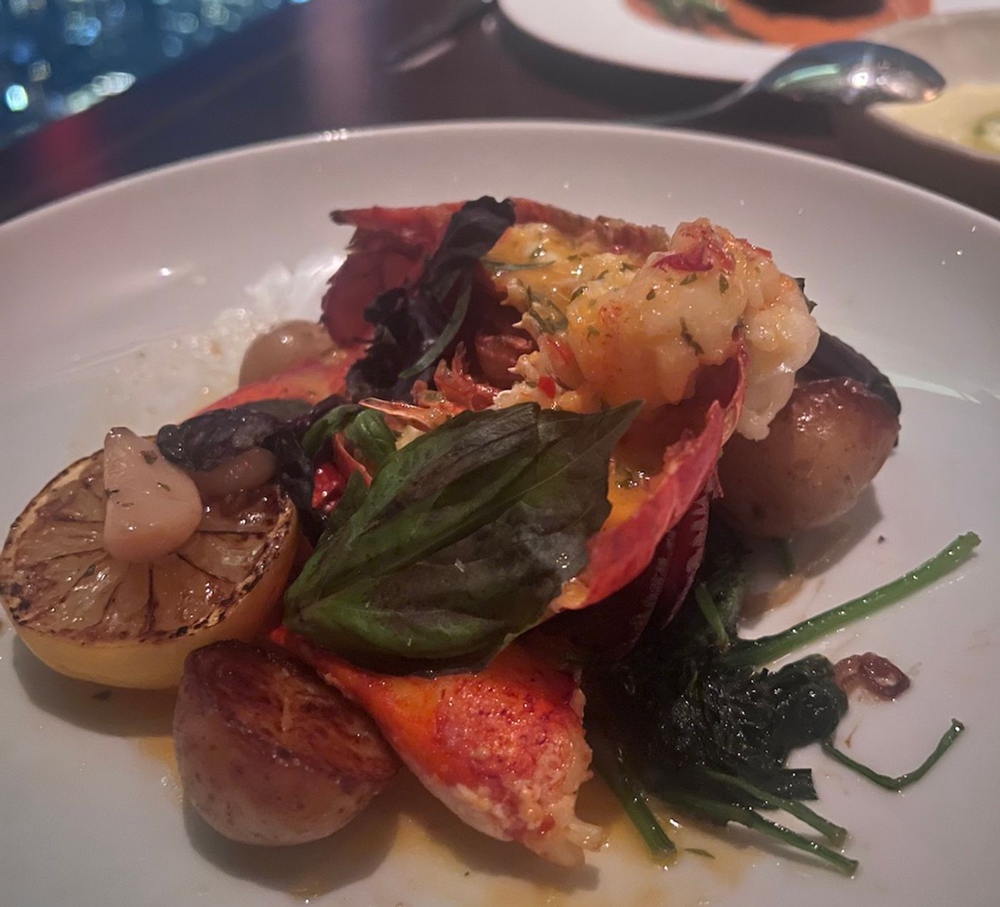 Review: Peak with Priceless Restaurant & Bar Offers Posh American Cuisine with City Views Image