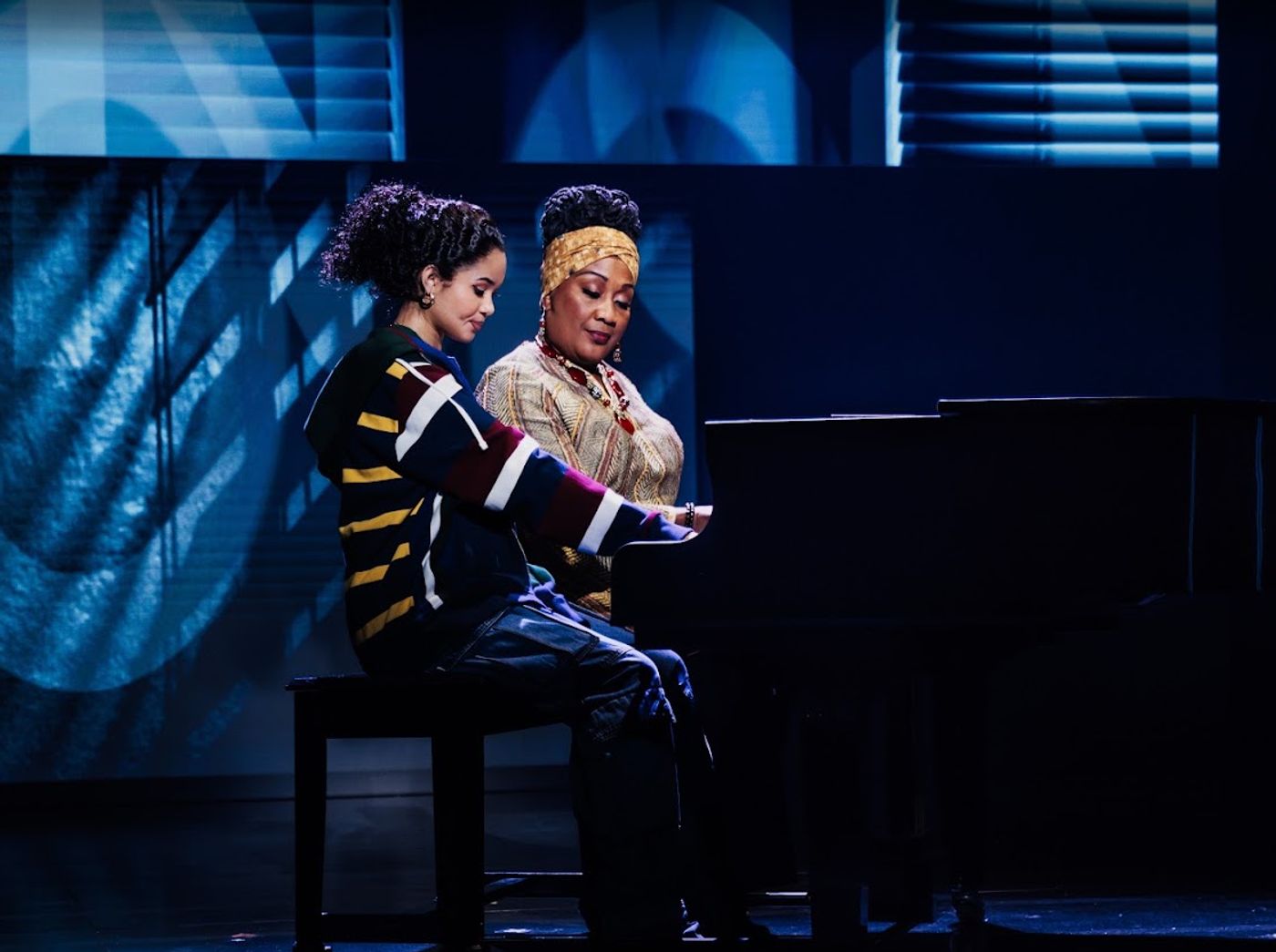 Review: HELL'S KITCHEN at Broadway San Diego Image