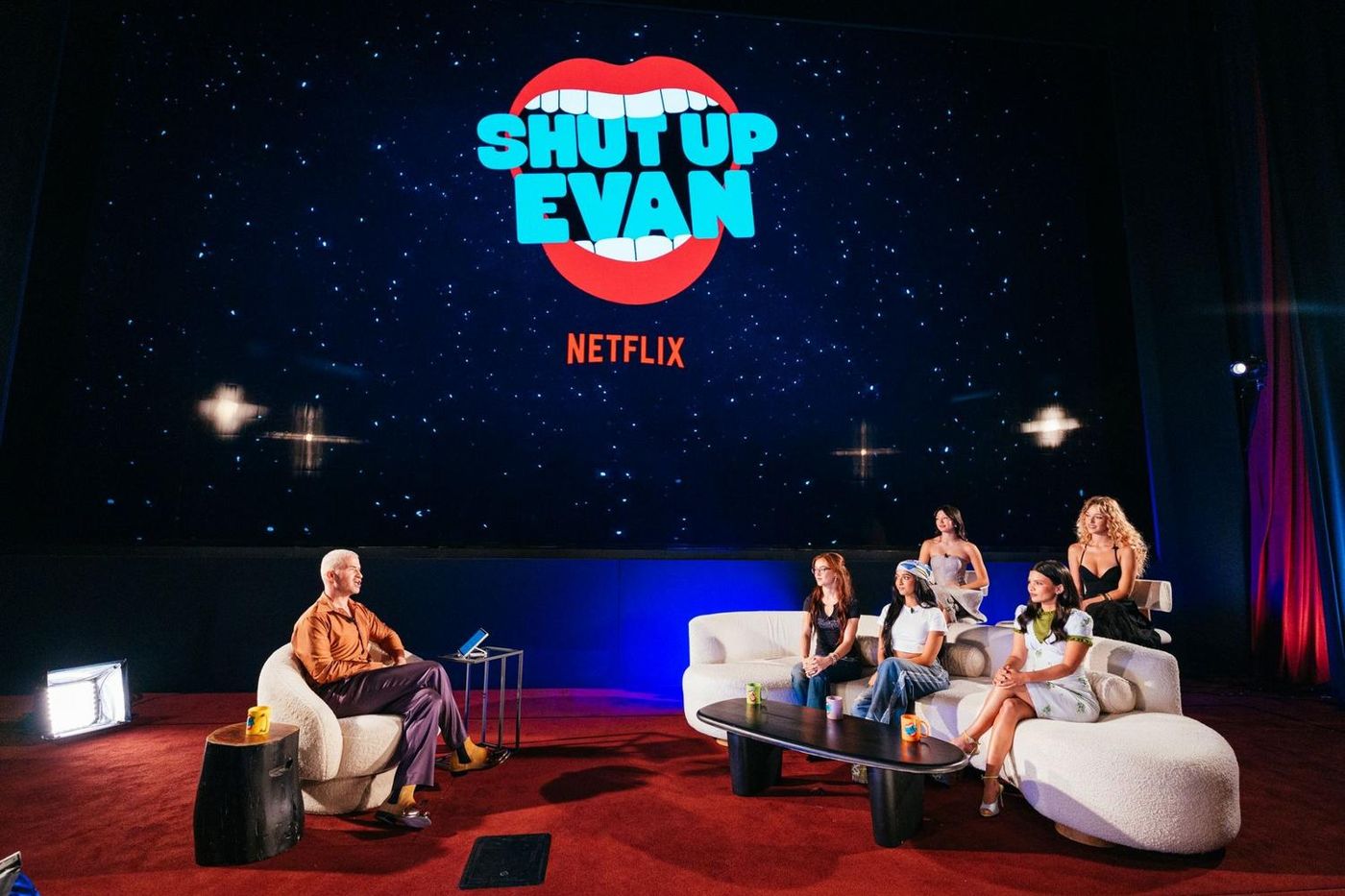 Photos: OUTER BANKS, XO KITTY Casts Attend Netflix End of Summer Bash Image
