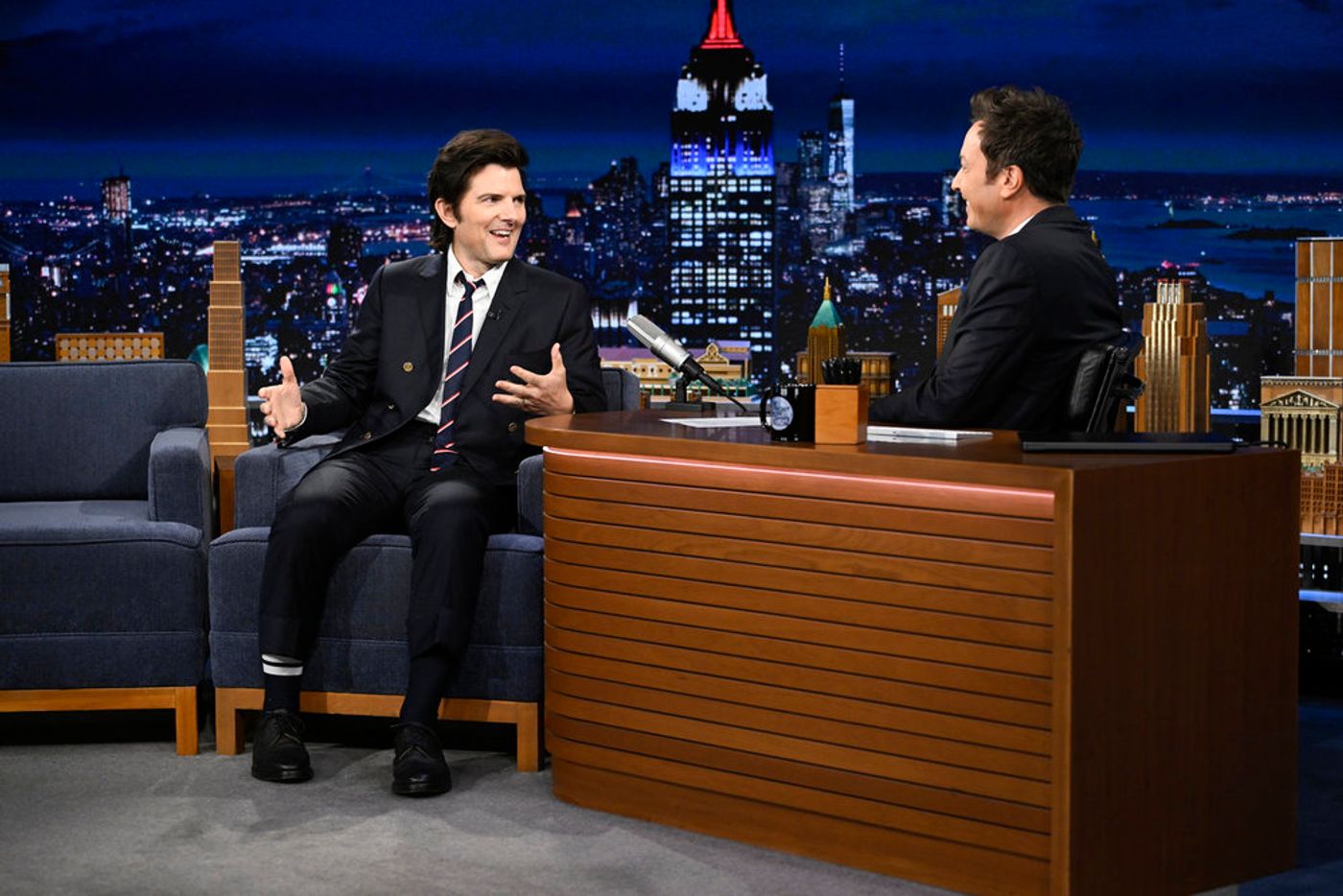 Photos: THE TONIGHT SHOW: Adam Scott, Sebastian Maniscalco, Ella Rubin, DOGSTAR Image