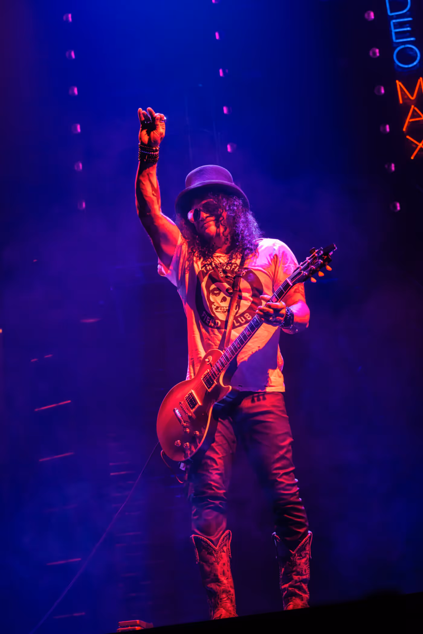 Photos: Slash Makes Broadway Debut in THE LOST BOYS Image