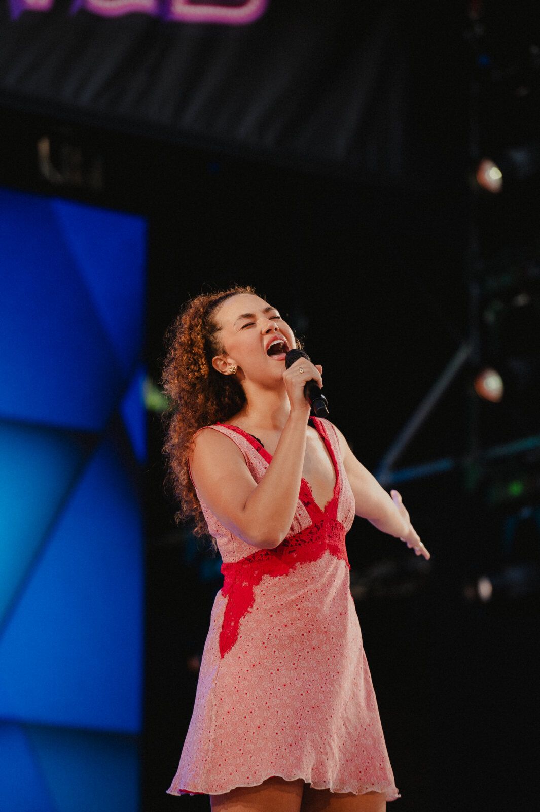 Photos: Inside Day 1 of of The Festival with Jasmine Amy Rogers, Reeve Carney, Eva Noblezada, and More — photo 26 of 30