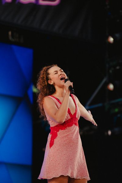 Solea Pfeiffer Photo