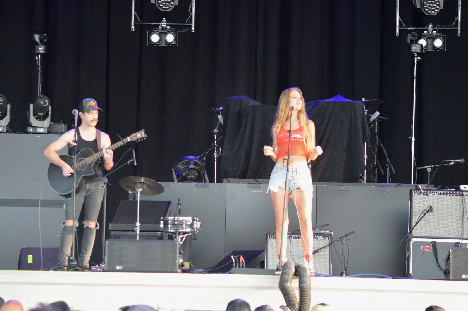 Photo Review: Mary Kutter and Junior Brown, Special Guest for Hank Williams, Jr. Image