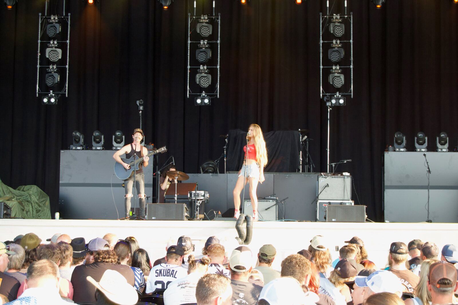 Photo Review: Mary Kutter and Junior Brown, Special Guest for Hank Williams, Jr. Image