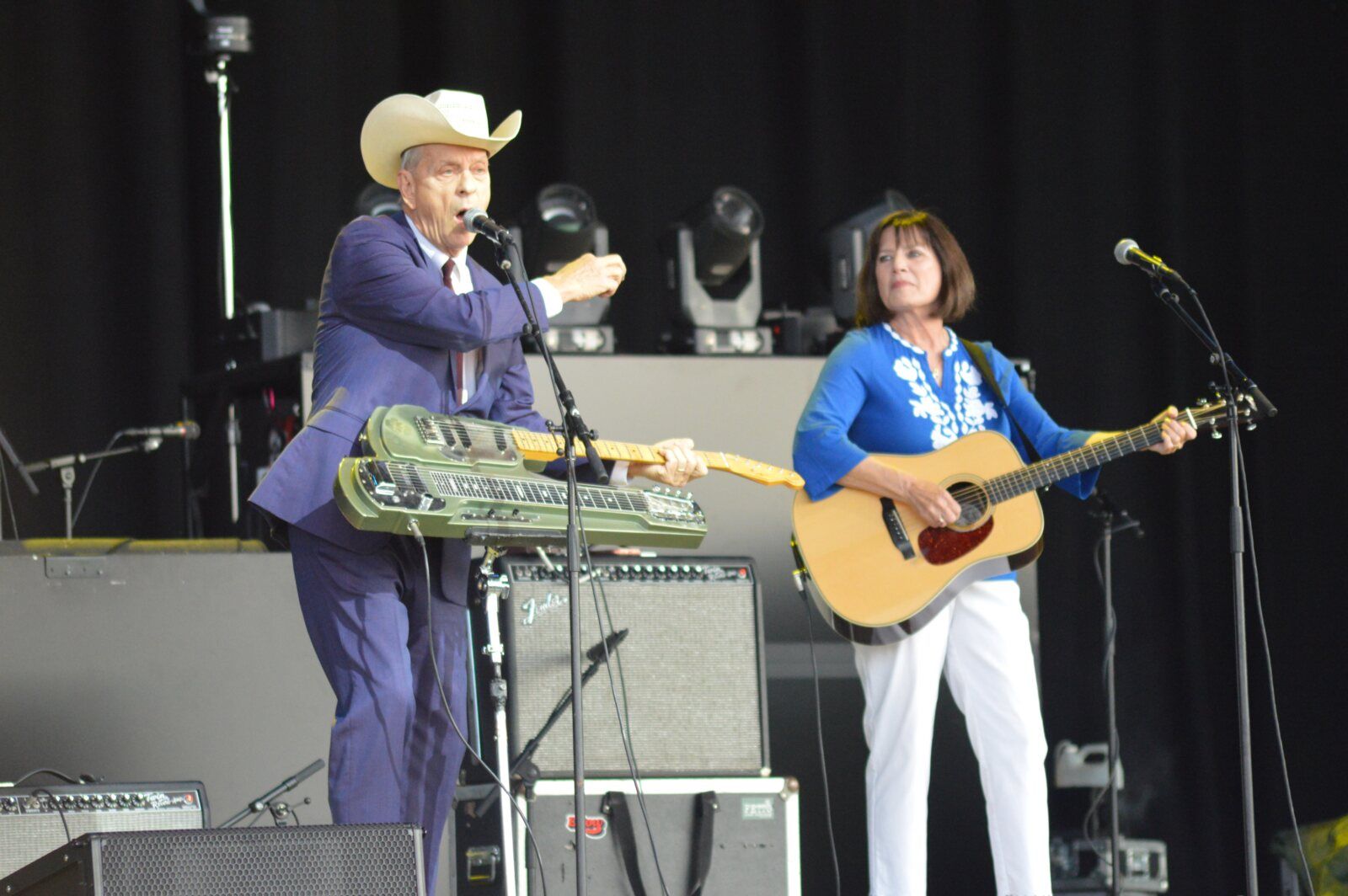 Photo Review: Mary Kutter and Junior Brown, Special Guest for Hank Williams, Jr. Image