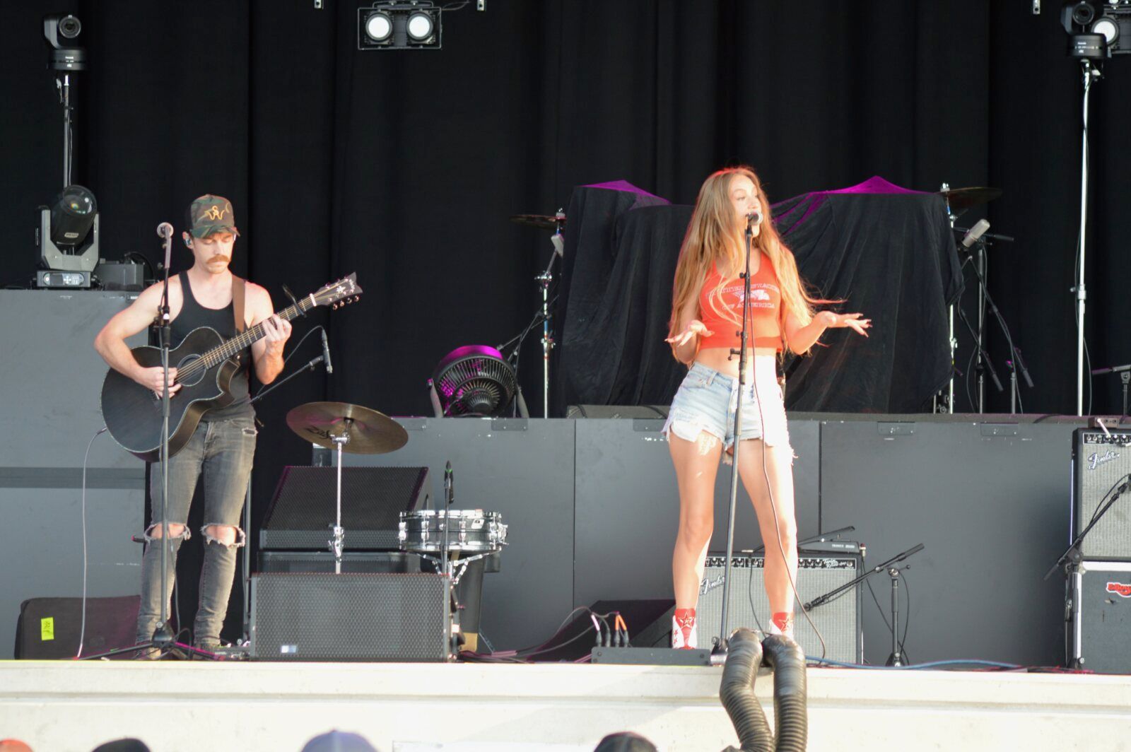 Photo Review: Mary Kutter and Junior Brown, Special Guest for Hank Williams, Jr. Image