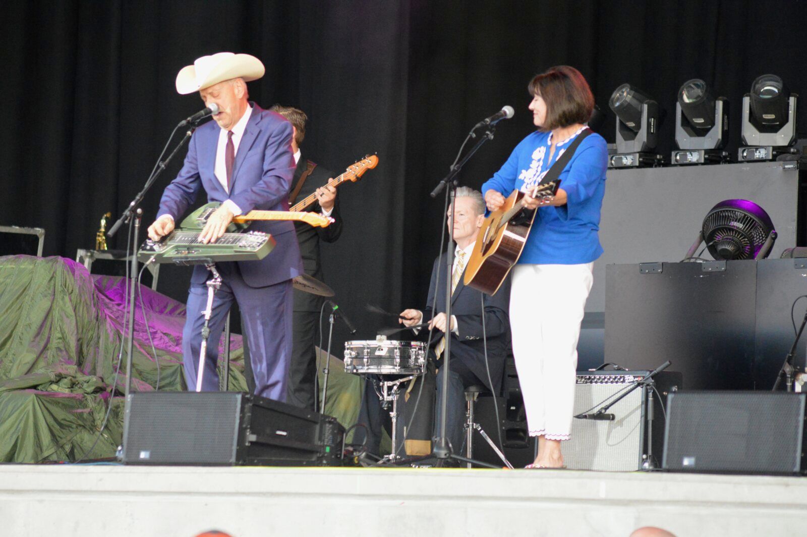 Photo Review: Mary Kutter and Junior Brown, Special Guest for Hank Williams, Jr. Image