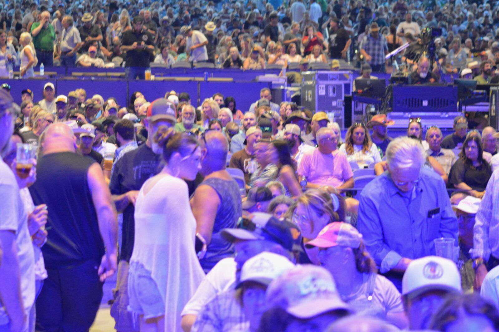 Photo Review: Mary Kutter and Junior Brown, Special Guest for Hank Williams, Jr. Image