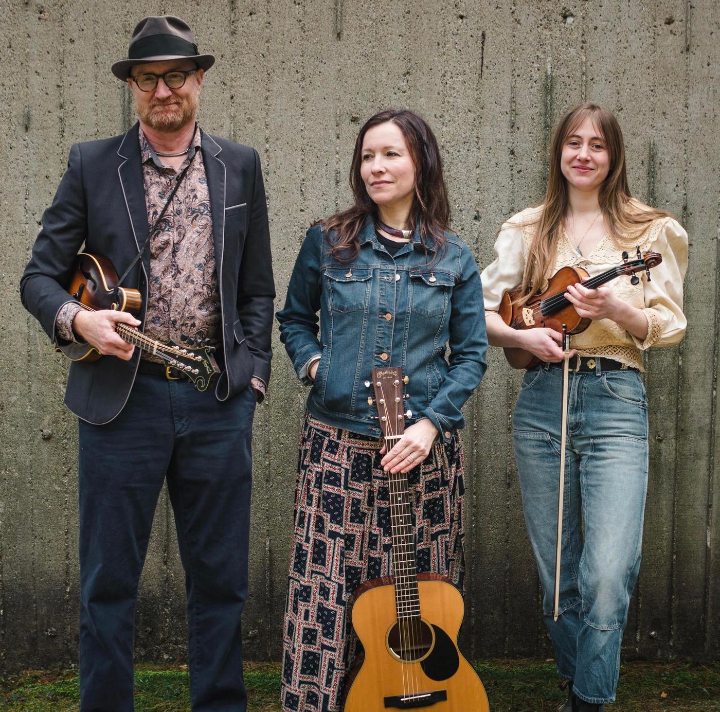 Photos: CANTRIP and LOW LILY to Perform Double Bill at Spire Center Image