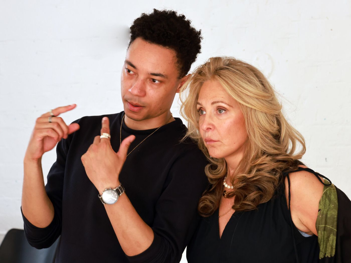 Photos: Tracy-Ann Oberman and More Rehearse PRESENT LAUGHTER Image