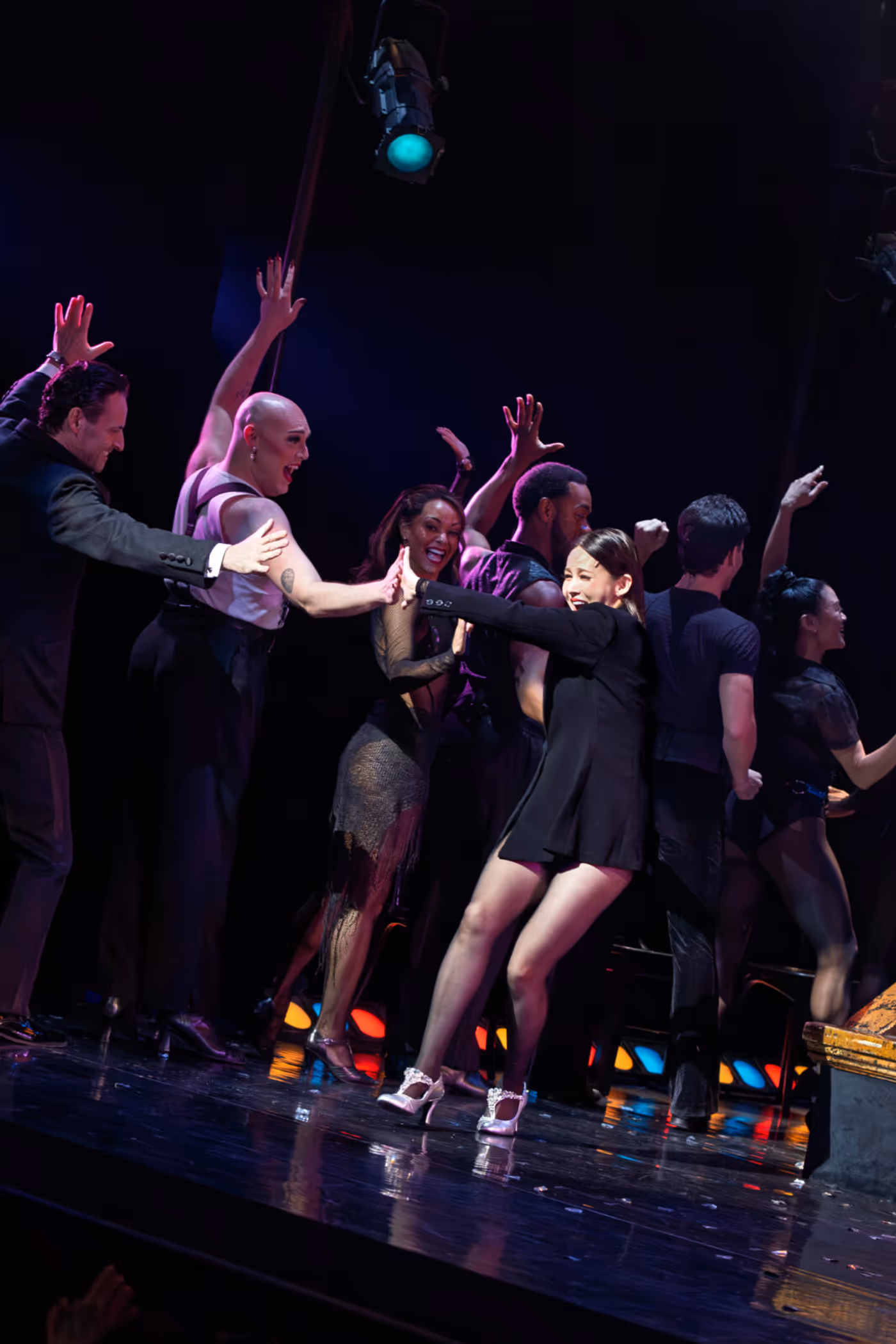 Photos/Video: Korean Pop Star Ivy Takes Her First Bows In CHICAGO On Broadway Image