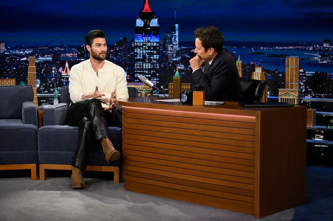 Photos: TONIGHT SHOW Recap: Michael Strahan, Chase Stokes, THE STRAY CATS Perform Image