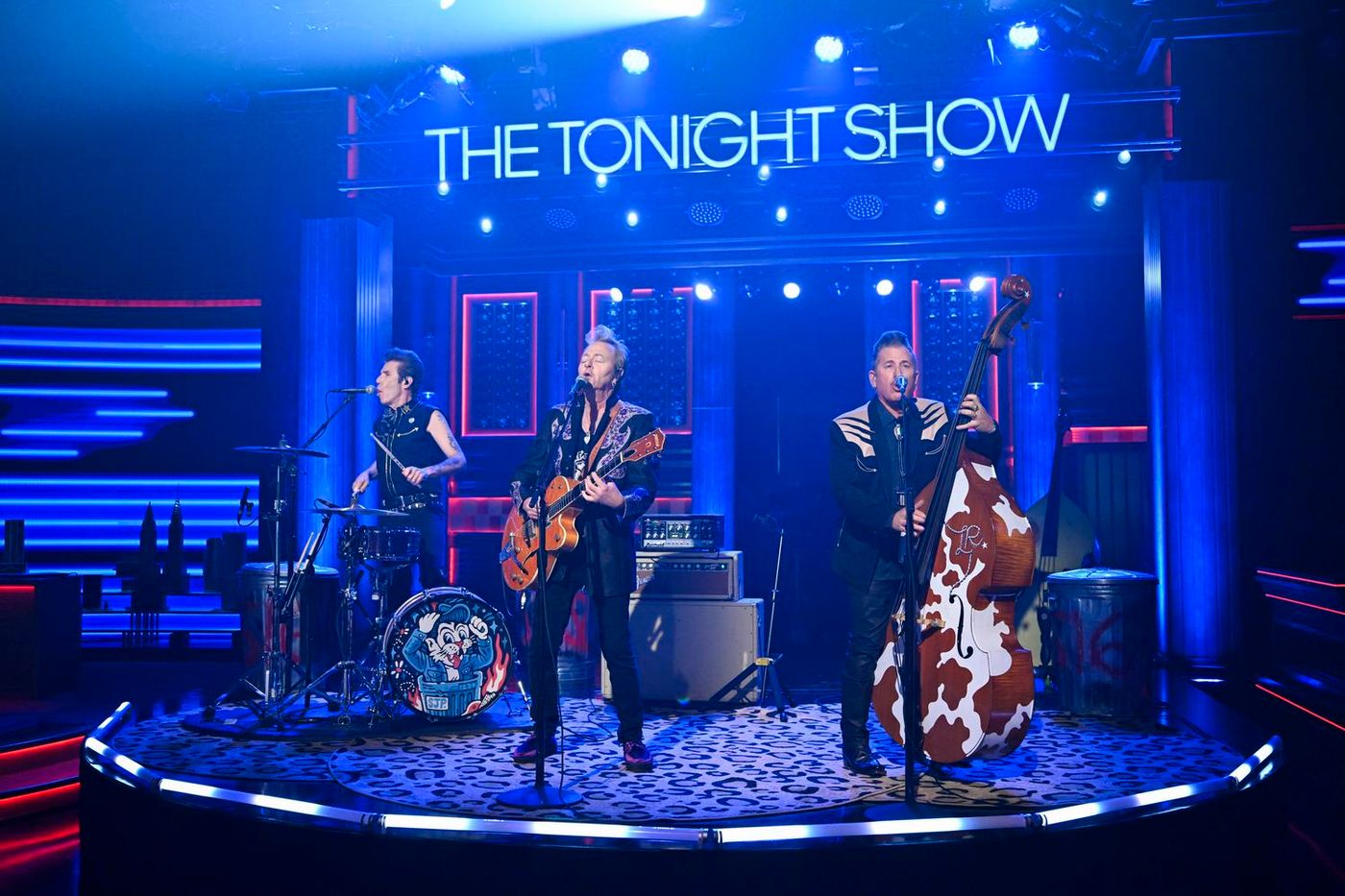 Photos: TONIGHT SHOW Recap: Michael Strahan, Chase Stokes, THE STRAY CATS Perform Image