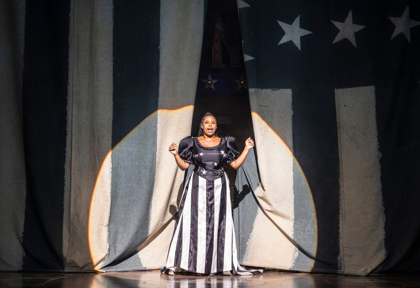 Photos: Matt Rawle and More in BARNUM UK Tour Image
